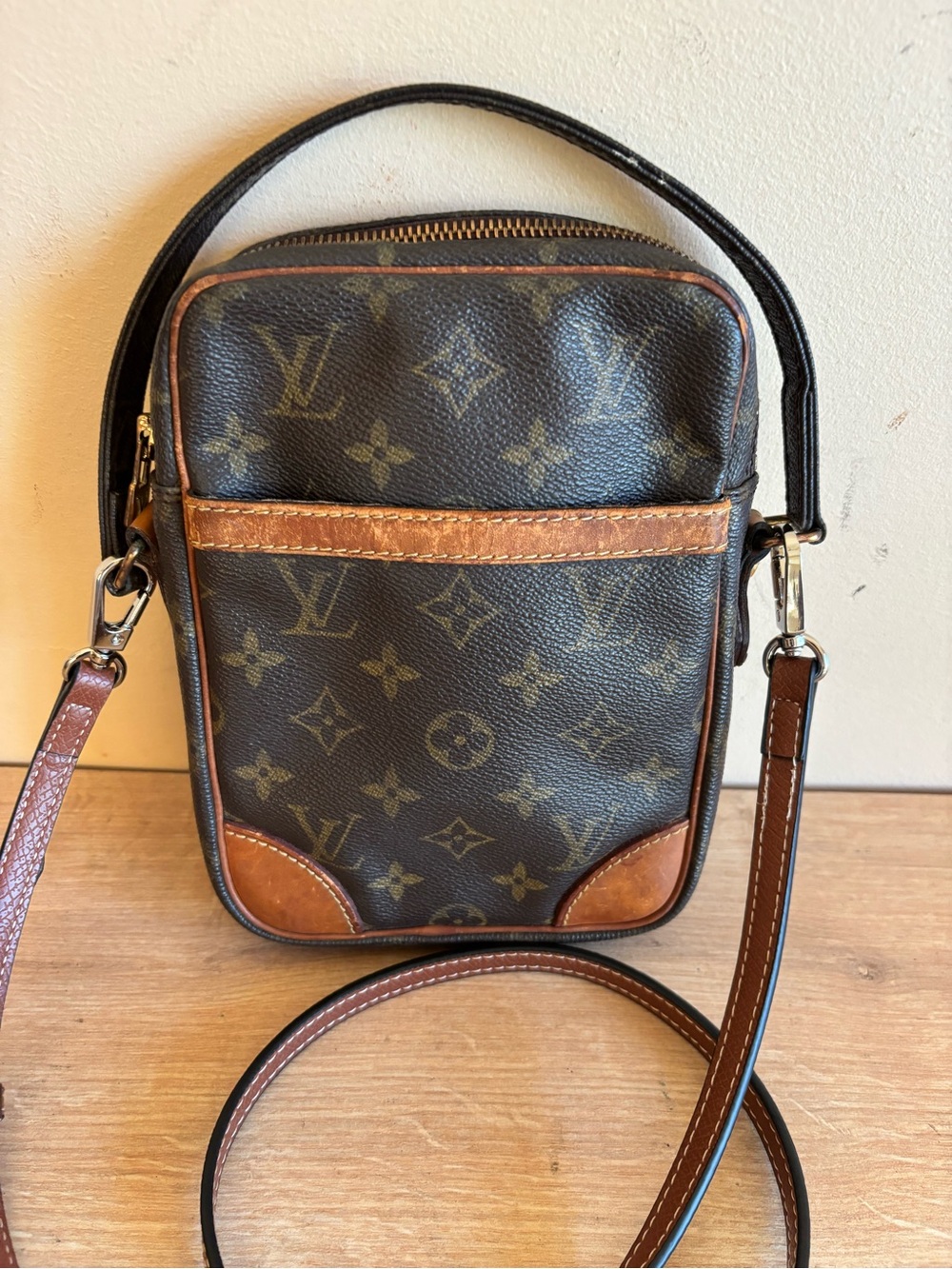 Authentic Louis Vuitton monogram crossbody Amazon bag - Picture 2 of 9